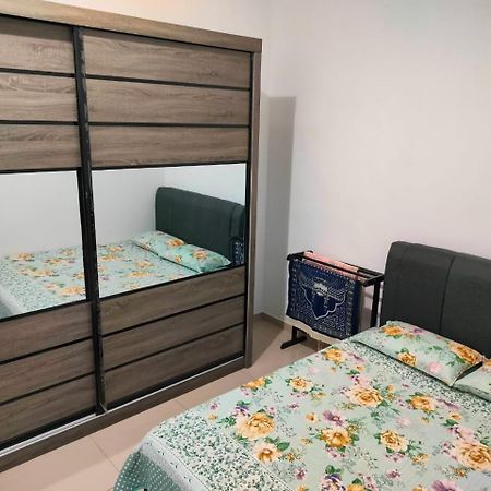 Aiman'S Rose Homestay Teluk Panglima Garang 外观 照片