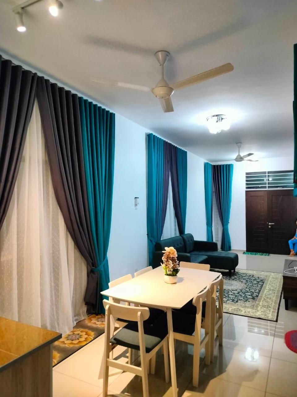Aiman'S Rose Homestay Teluk Panglima Garang 外观 照片