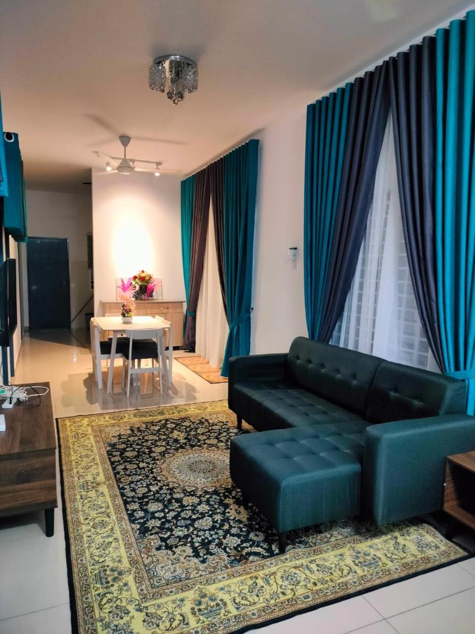 Aiman'S Rose Homestay Teluk Panglima Garang 外观 照片