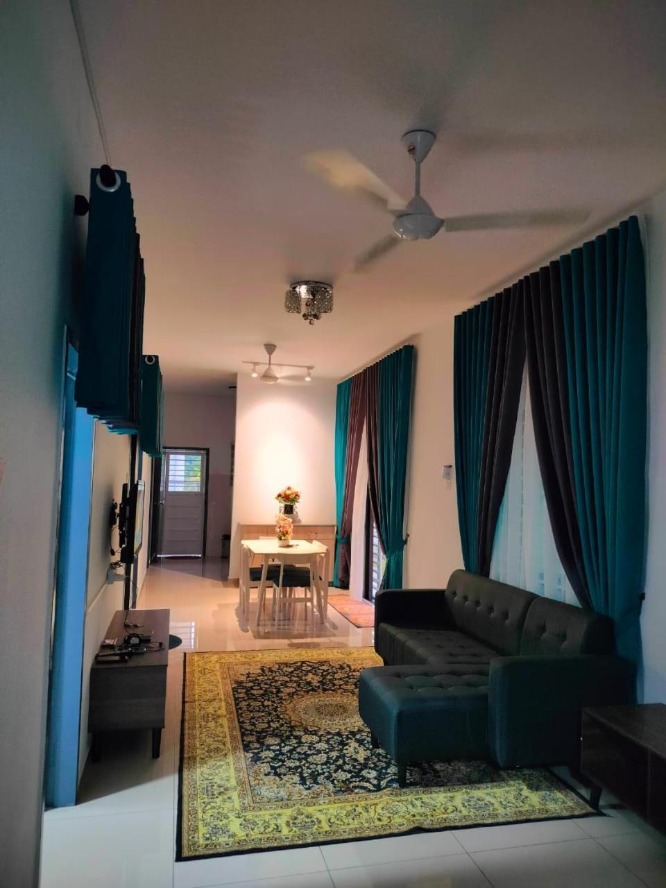 Aiman'S Rose Homestay Teluk Panglima Garang 外观 照片